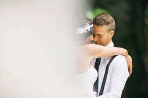 Braut Bräutigam küssen