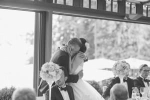 Braut Brautvater Umarmung