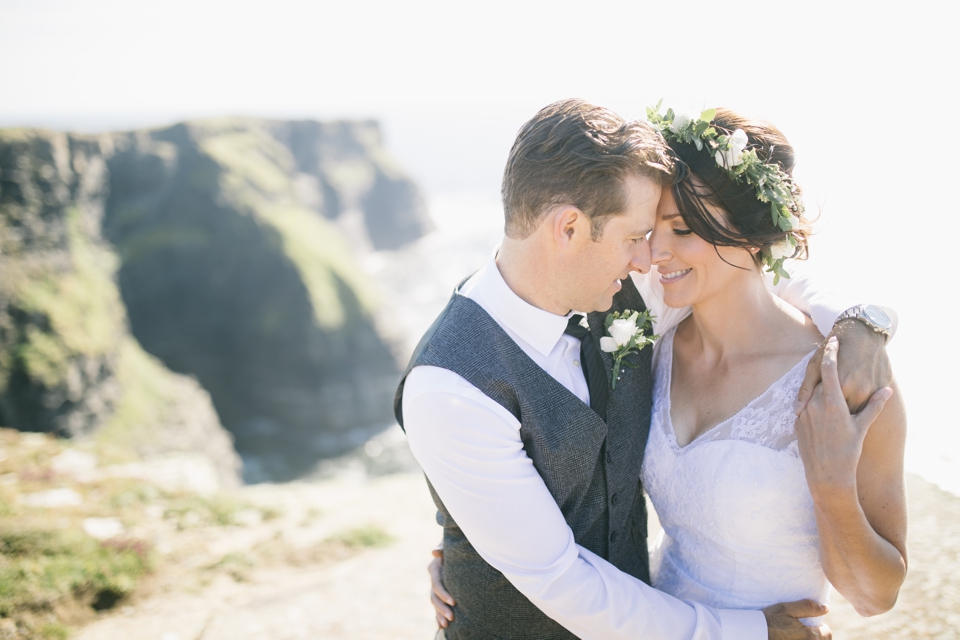 Elopement Irland | Hochzeit bei den Klippen von Moher fotografiert von FORMA photography | Elopement Ireland at the Cliffs of Moher