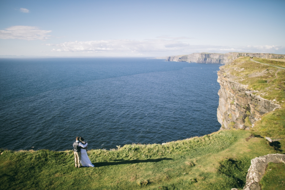 Elopement Irland | Hochzeit bei den Klippen von Moher fotografiert von FORMA photography | Elopement Ireland at the Cliffs of Moher