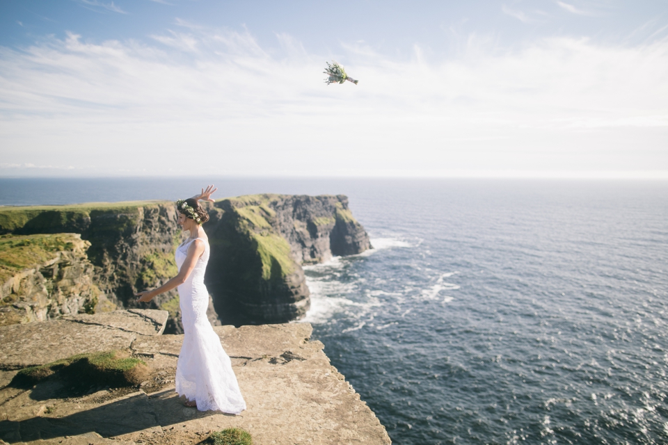 Elopement Irland | Hochzeit bei den Klippen von Moher fotografiert von FORMA photography | Elopement Ireland at the Cliffs of Moher