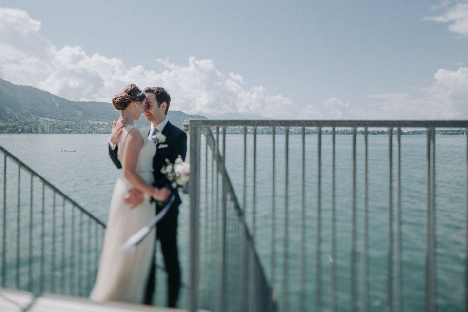 Trauung am See mit Hochzeitsfotografen in Tirol, Österreich.