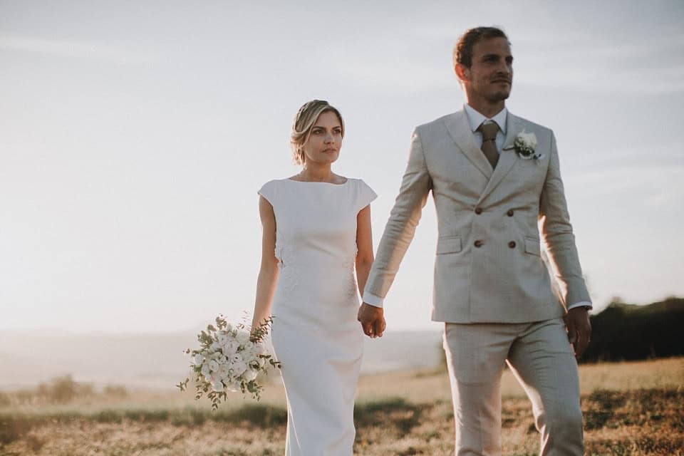 Romantische Hochzeit in der Vulkanlandschaft von Auvergne, Frankreich
