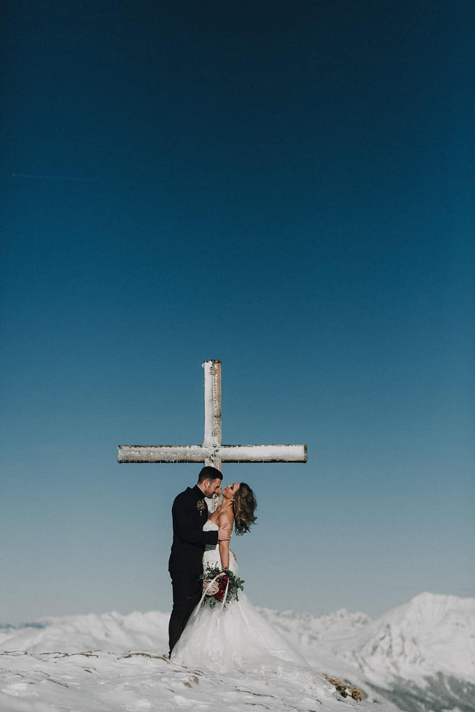 After Wedding Shooting, Zillertal, Brautpaar, Gipfelkreuz