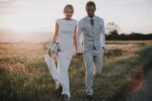 Trauung im Grünen, Hochzeitsfotograf Tirol, romantische Hochzeitsfotos, Naturhochzeit, professionelle Hochzeitsfotografie Tirol.