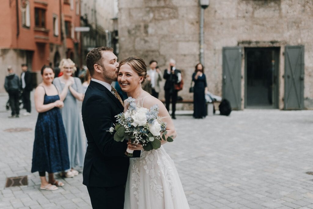 Hochzeit in Innsbruck – First Look in der Altstadt
