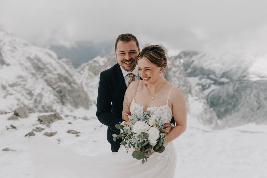 Hochzeit in Innsbruck – Brautpaar im Schnee auf der Nordkette